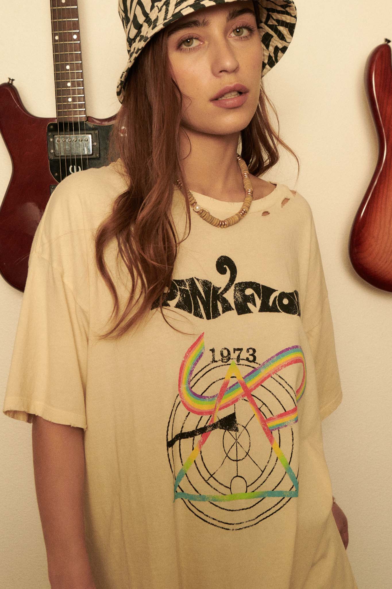 Pink Floyd Dark Side of the Moon Graphic Tee - ShopPromesa