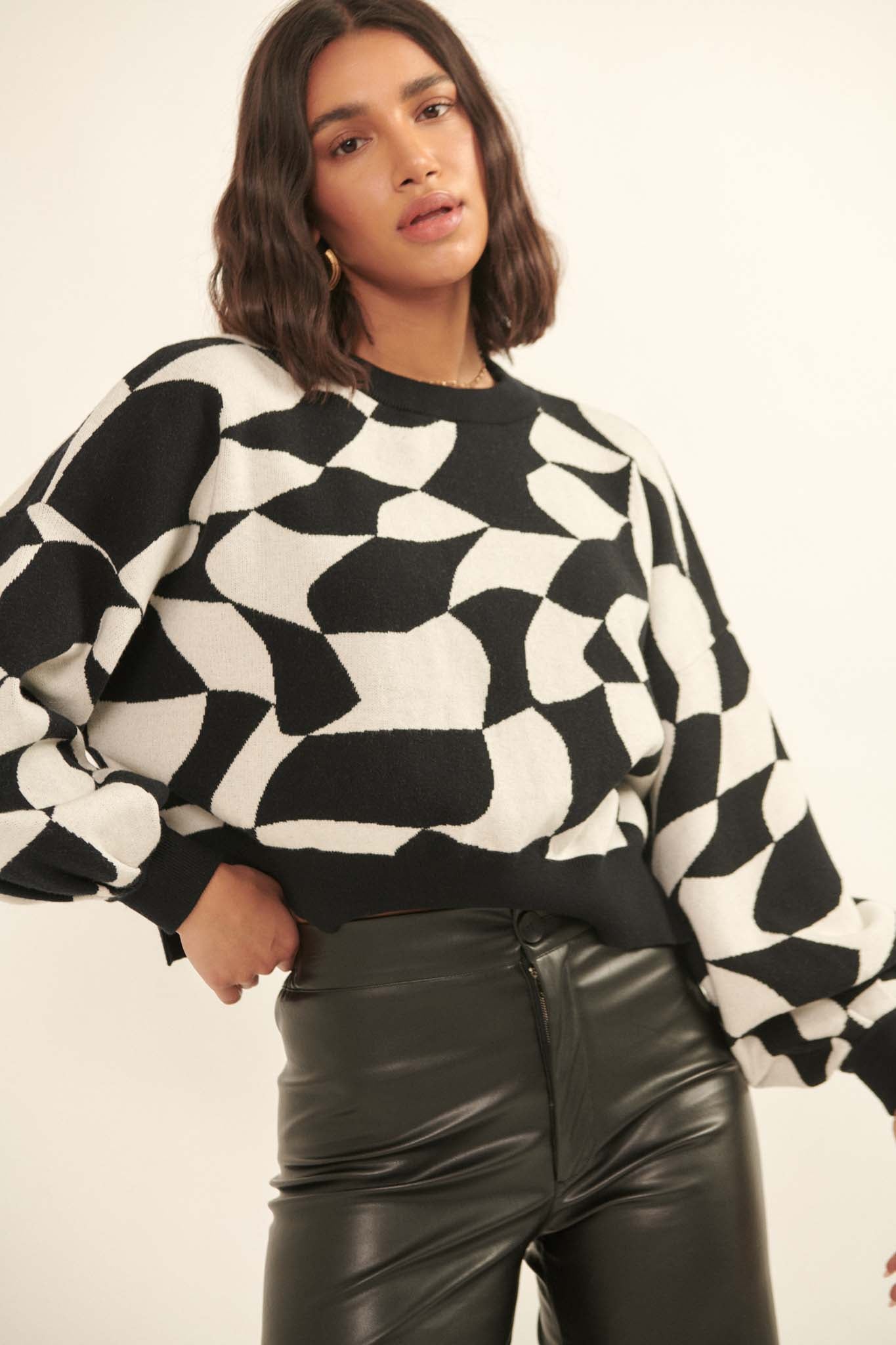 Queen's Row Abstract Checkerboard Sweater - ShopPromesa