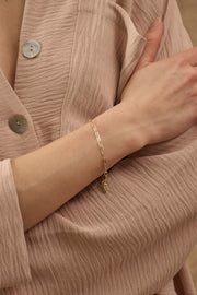 Sepulveda Gold Paperclip Chain Bracelet - ShopPromesa