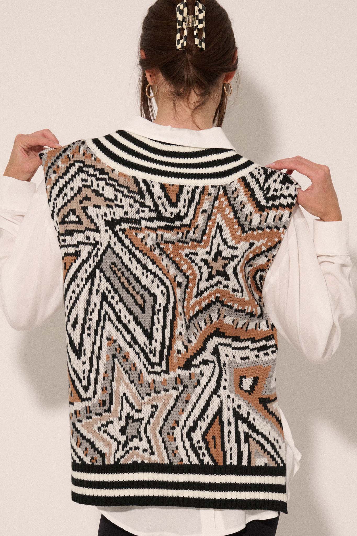 Stars Align Star-Pattern Knit Sweater Vest - ShopPromesa