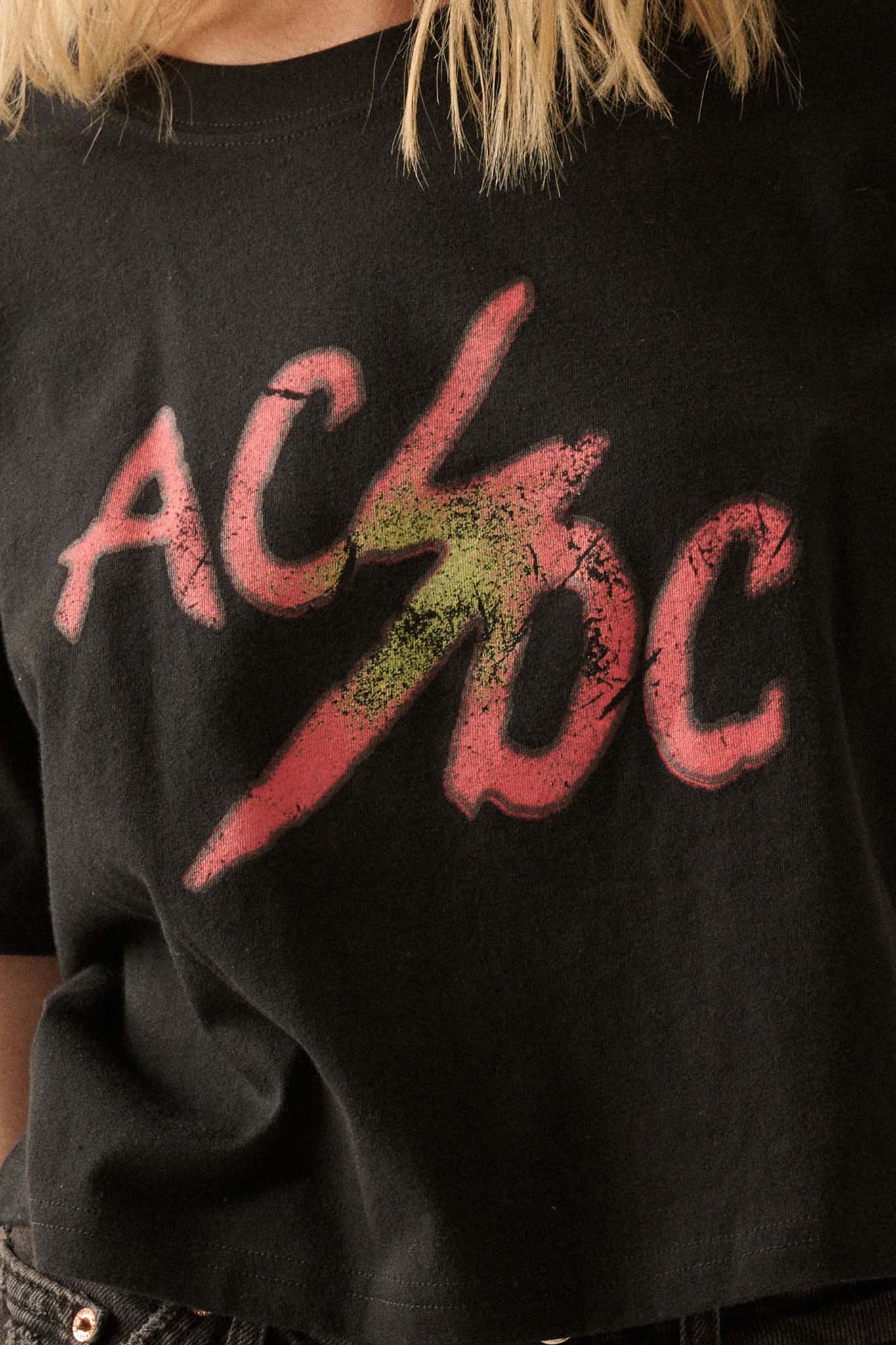 AC/DC Vintage Logo Cropped Graphic Tee - ShopPromesa