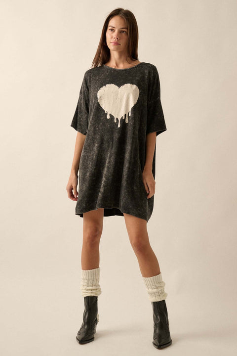 Melting Heart Vintage-Wash Graphic T-Shirt Dress - ShopPromesa