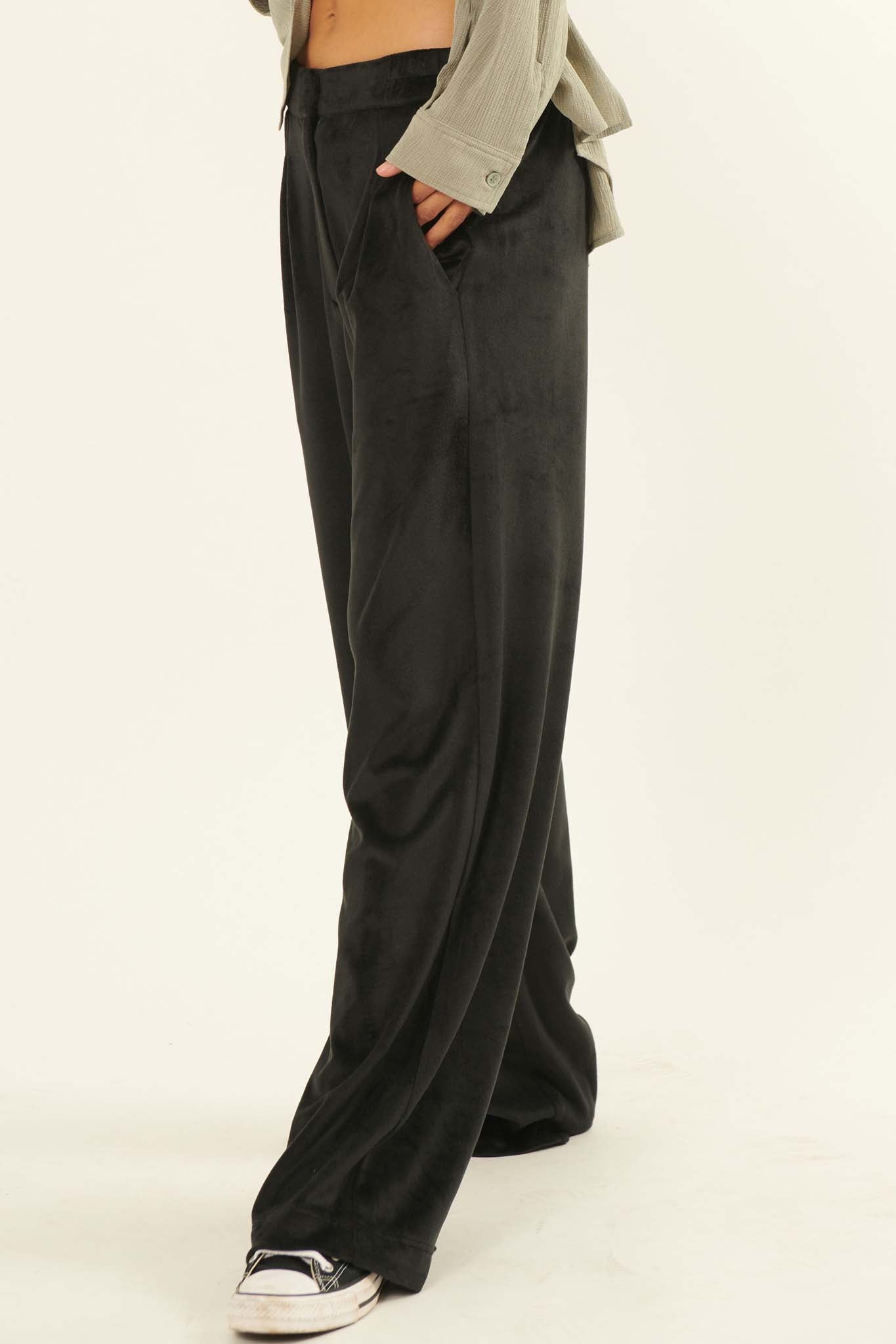 Big Deal Pleated Wide-Leg Velvet Pants - ShopPromesa