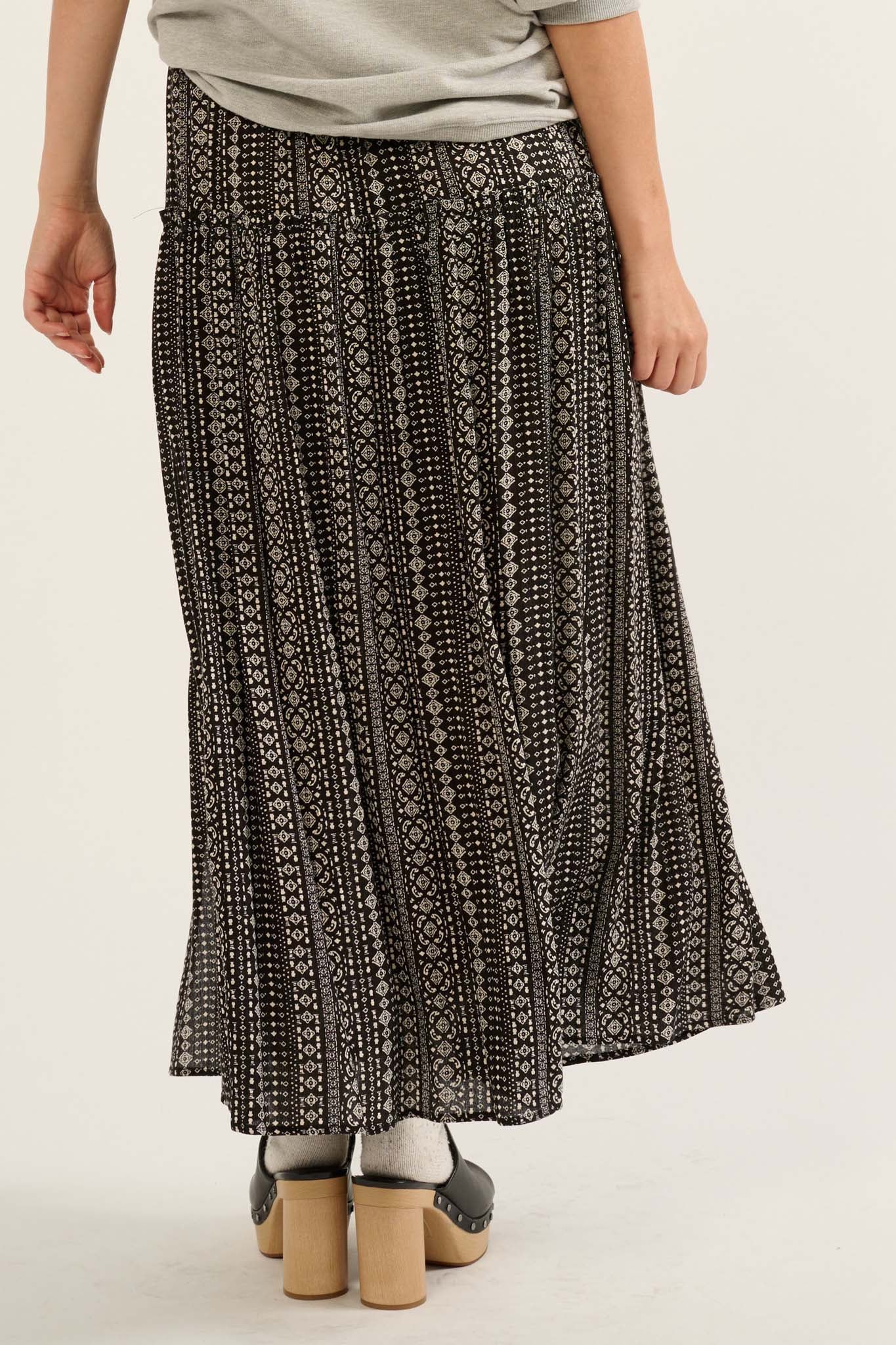 Where You Wander Geo-Print Maxi Prairie Skirt - ShopPromesa