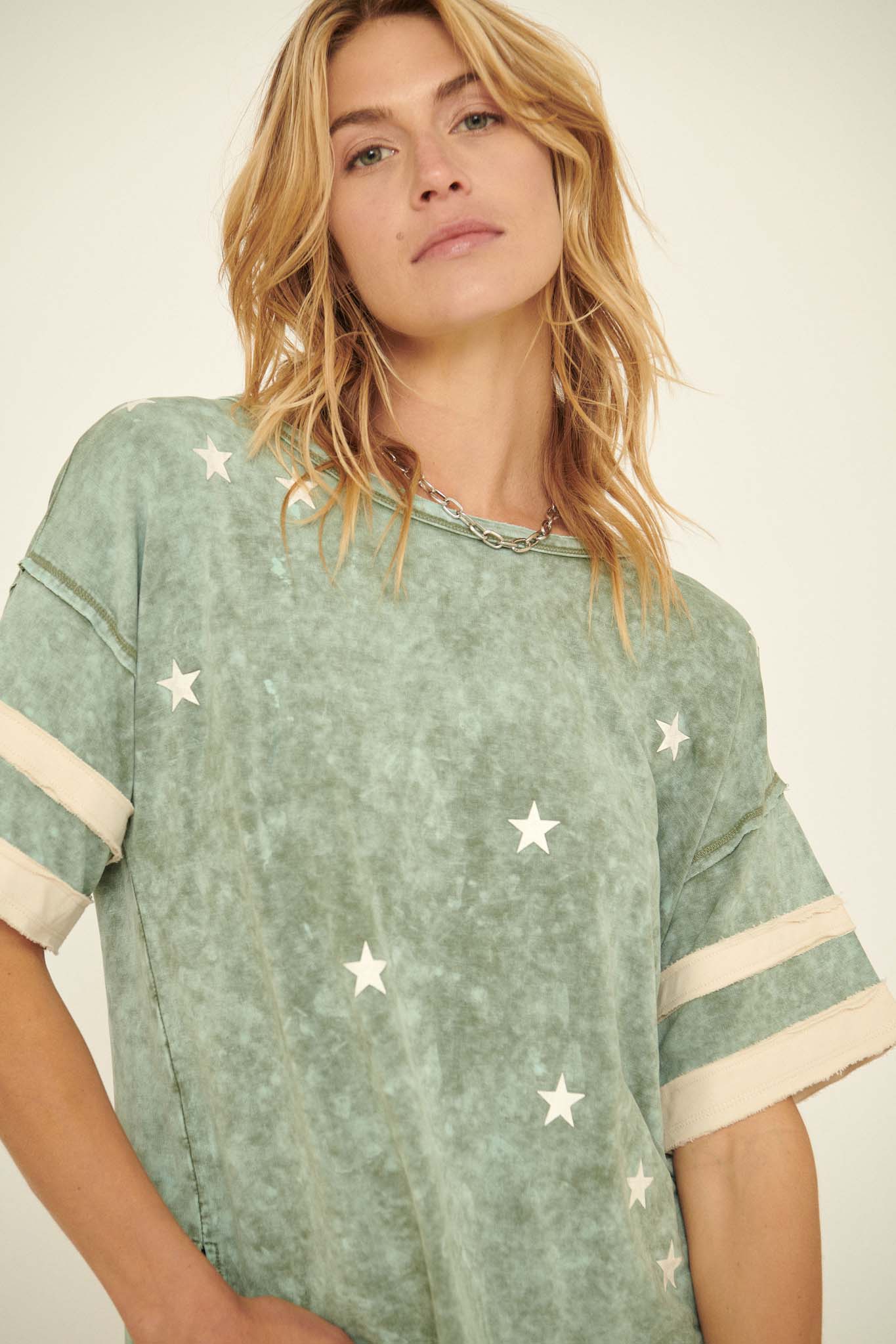 Lucky Star Vintage Varsity Stripe Graphic Tee - ShopPromesa