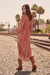 Wayfaring Heart Paisley-Print Maxi Dress - ShopPromesa