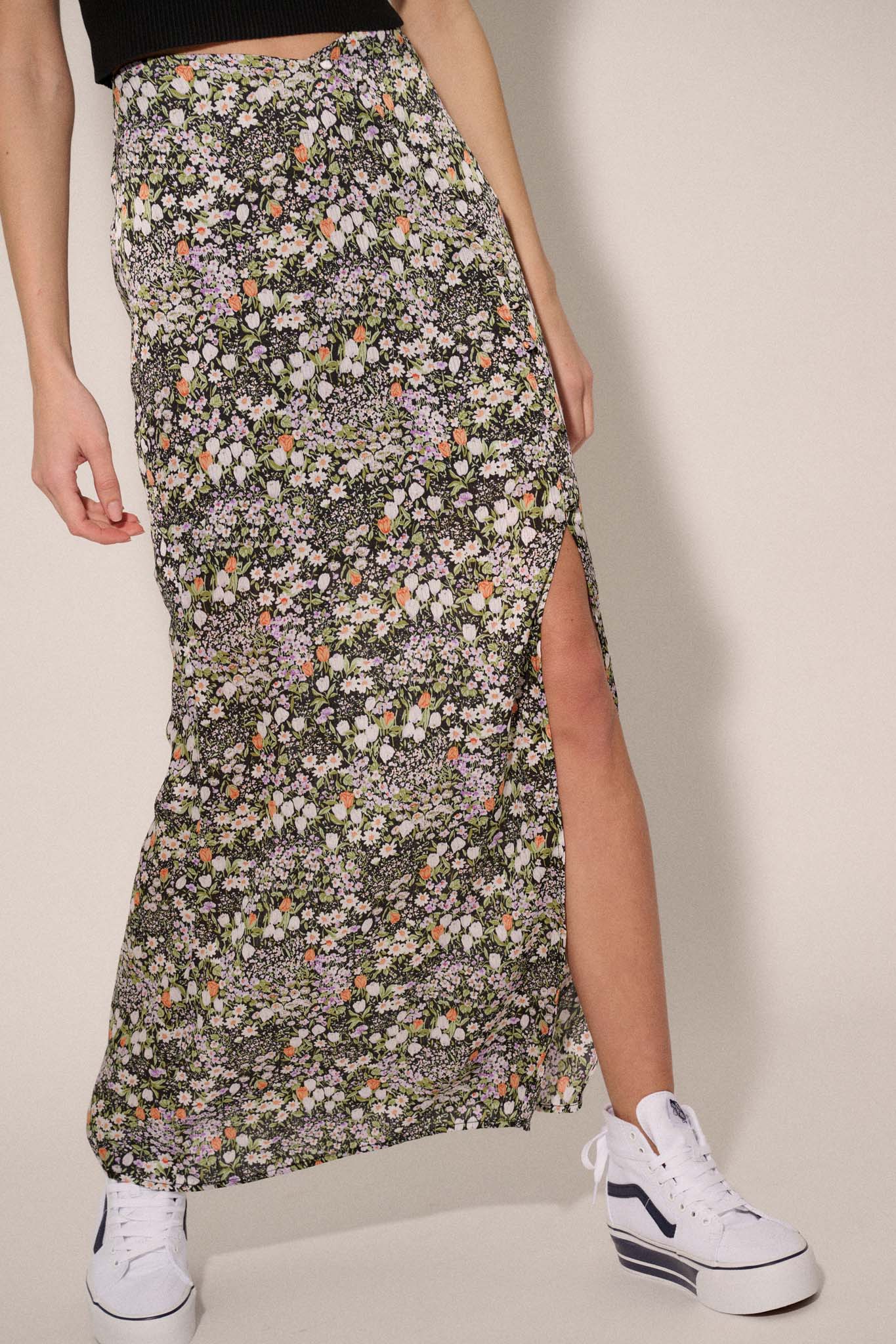 Heart of Spring Floral Crepe Buttoned Maxi Skirt - ShopPromesa